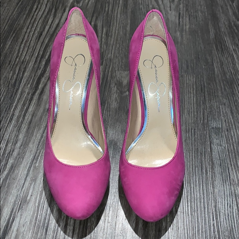 Jessica Simpson pumps